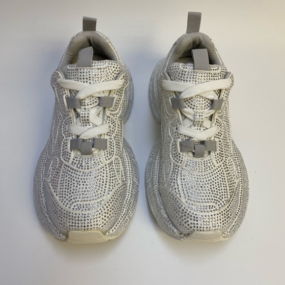 NIB Cape Robbin Johanna Rhinestone Sneakers Women’s Size 6 White - Picture 2 of 10